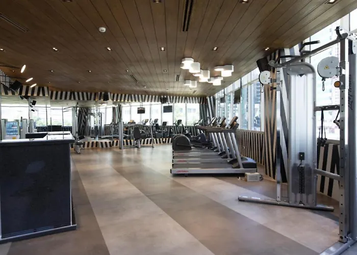 Aparthotel Casa Alba @ The Residences At Commonwealth By Century *