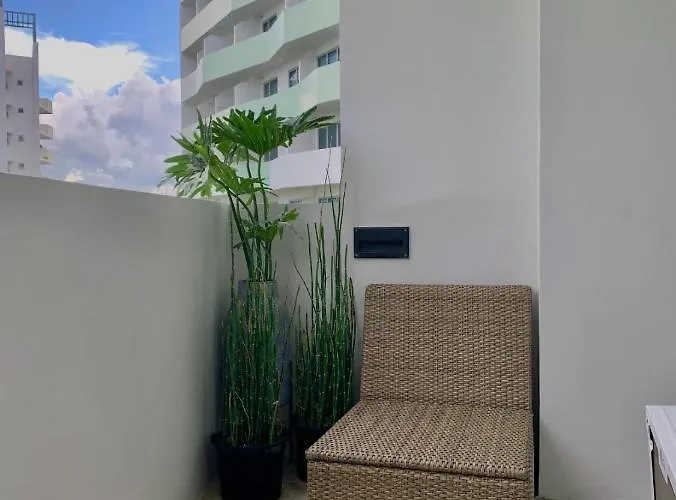 Casa Alba @ The Residences At Commonwealth By Century Aparthotel *